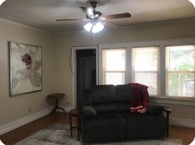 Building Photo - 2705 Vicksburg St