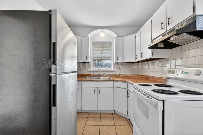 Building Photo - 9923 Jeffrey Dr