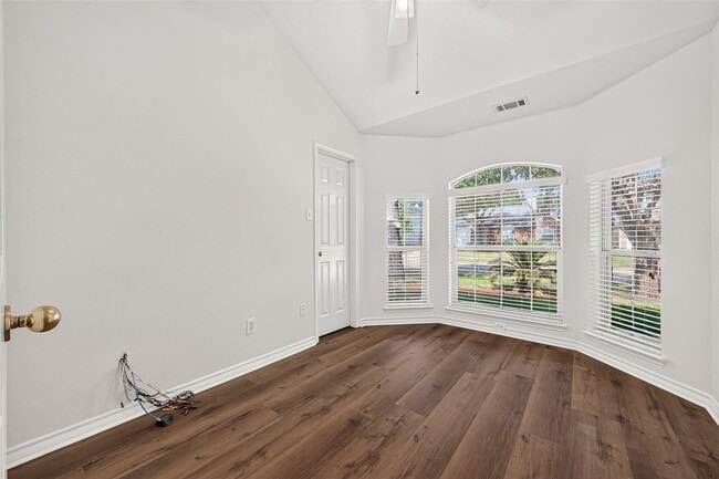 Building Photo - 3830 Flatwood Dr