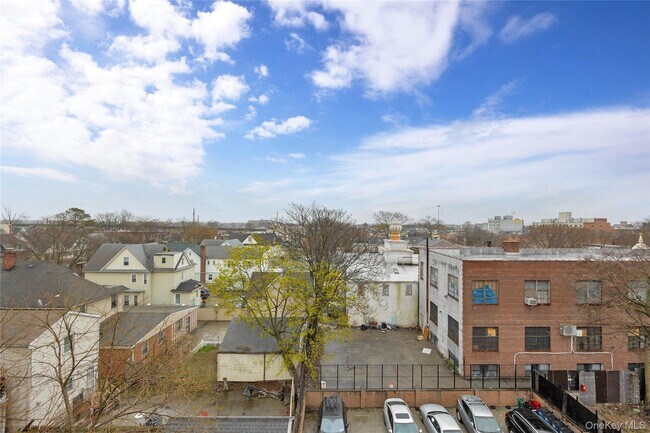 Building Photo - 172-18 Jamaica Ave