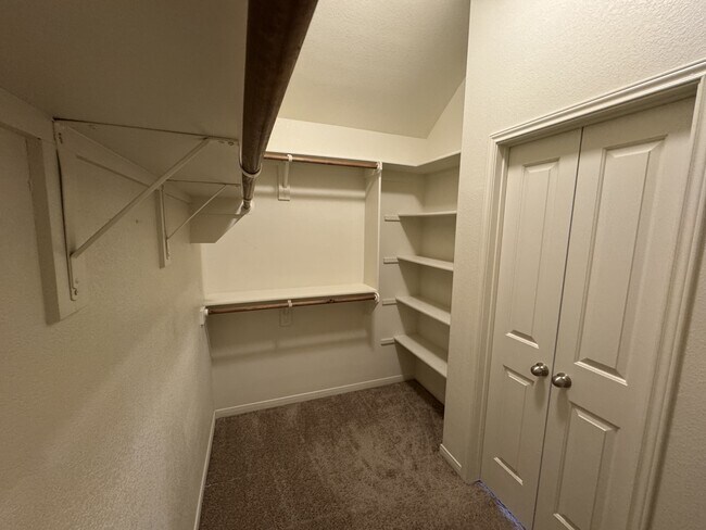 Building Photo - 5607 Markham Dr