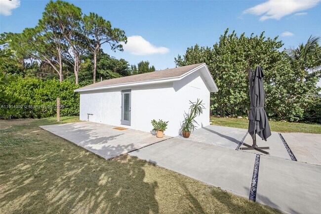 Building Photo - 11324 Palm Tree Ln