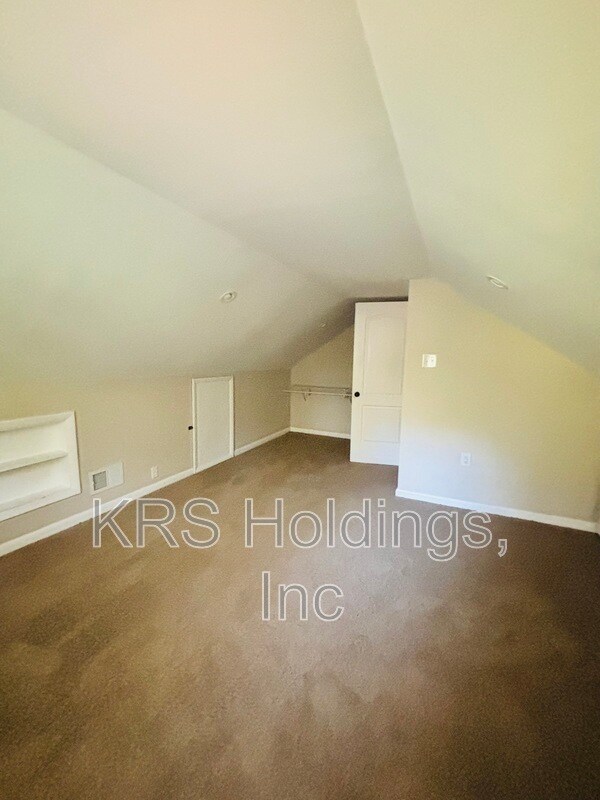 Building Photo - 2318 Penrose Dr