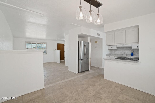 Building Photo - 481 Rio Arriba Dr