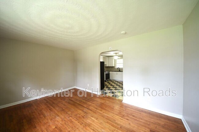 Building Photo - 4109 5th St