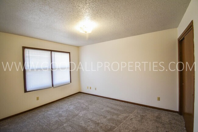 Building Photo - MOVE IN SPECIAL! $200 off your first month...