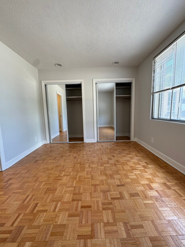 Building Photo - The Charlotte