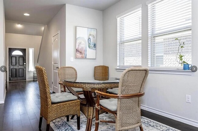 Building Photo - 7516 Saginaw Dr