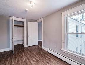 Building Photo - 42 Storer St