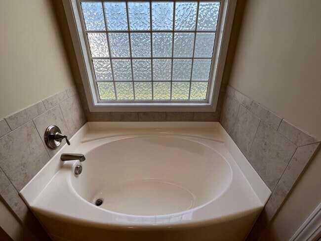 Building Photo - 93 Samuel Nicholas Dr