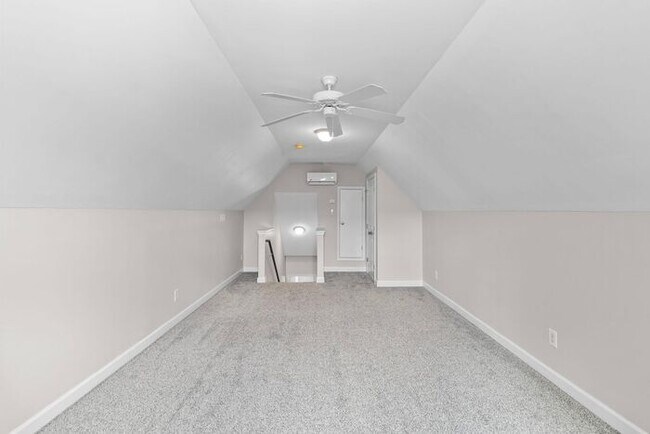 Building Photo - 720 Camwheel Dr