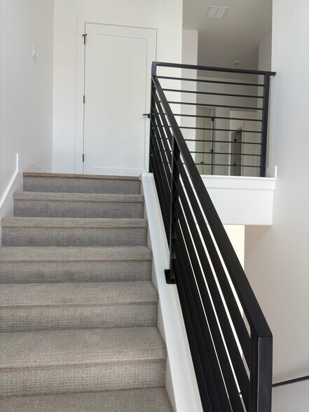 Building Photo - 17 N 1000 W