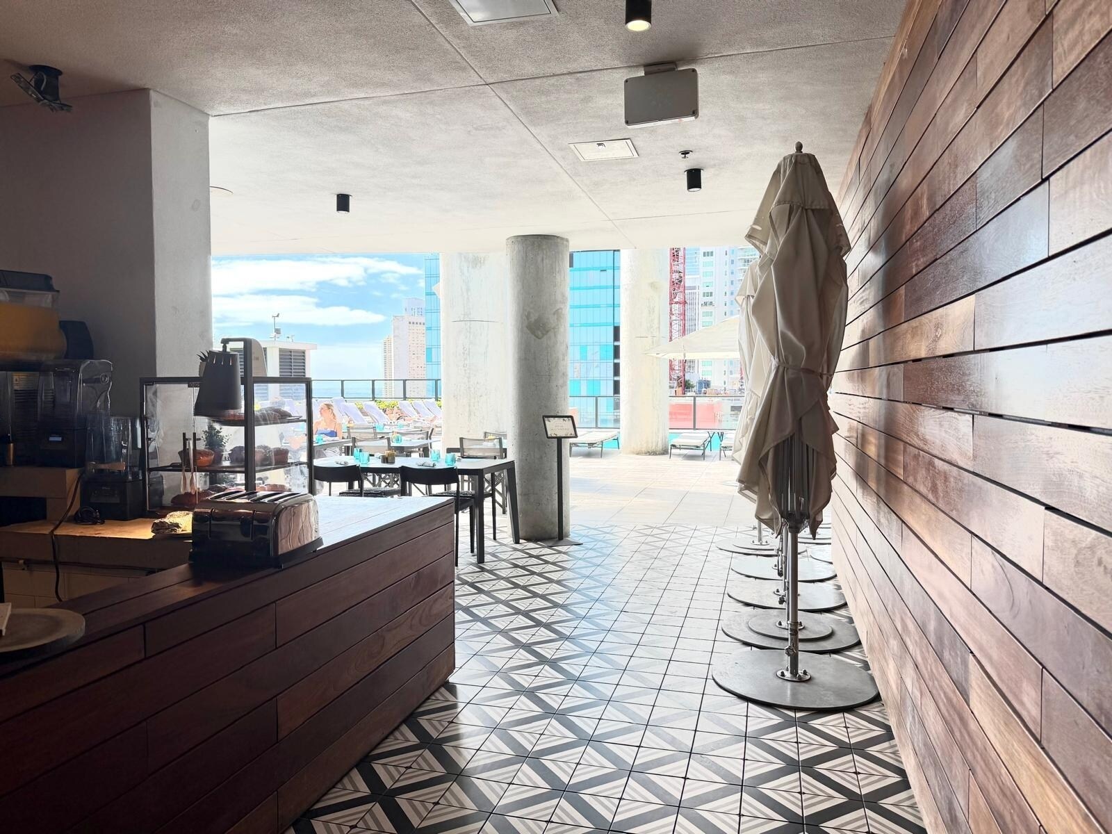 Building Photo - 398 NE 5th St