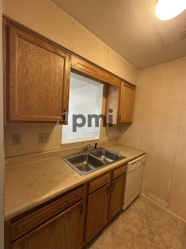 Building Photo - 1308 Arthur Ave