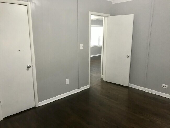 Building Photo - 412 N 34th St