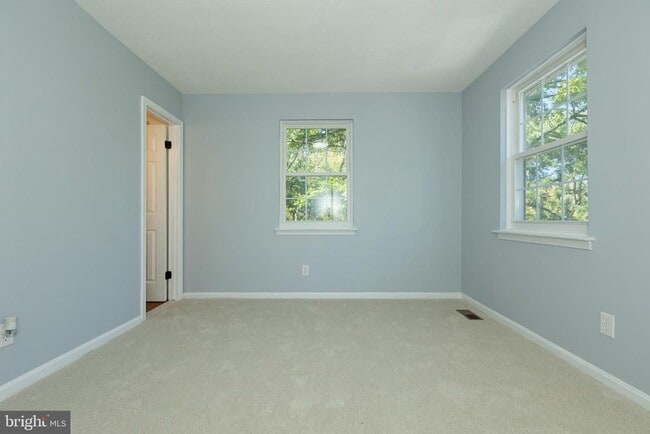 Building Photo - 13640 Deerwater Dr