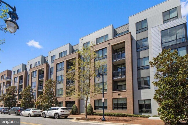 Building Photo - 145 Riverhaven Dr