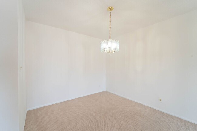 Building Photo - 8370 Greensboro Dr