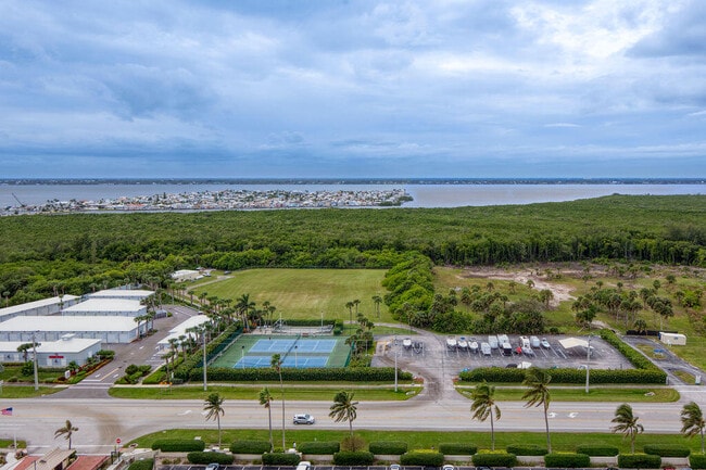 Building Photo - 9500 S Ocean Dr