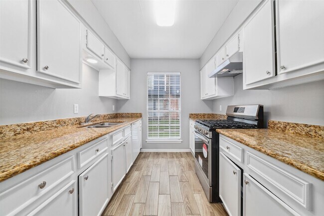 Building Photo - 353 Audrey Ln