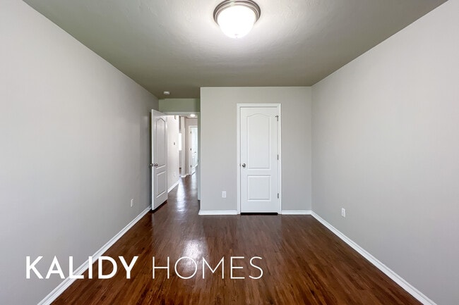 Building Photo - 2901 Cider Mill Ln