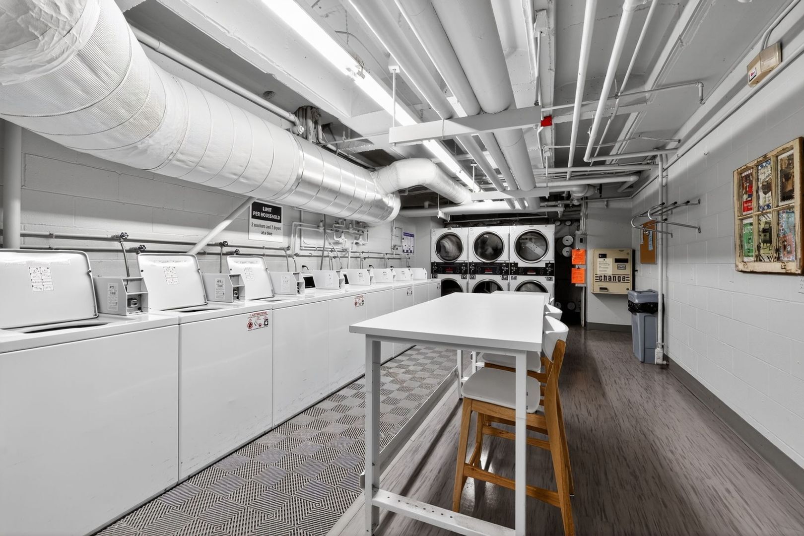 Building Photo - 2324 Madison Rd