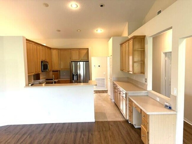Building Photo - 2721 W Abiaca Cir