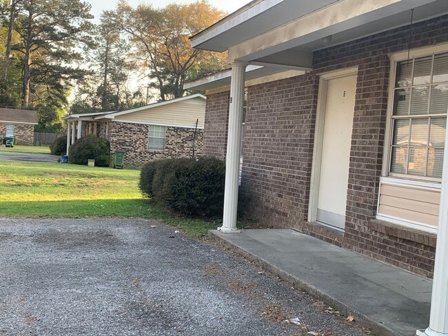 Building Photo - 220 E Church St