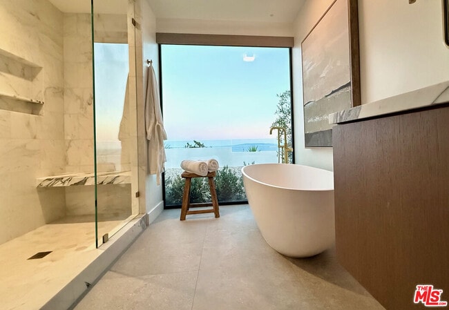 Building Photo - 3602 Shoreheights Dr