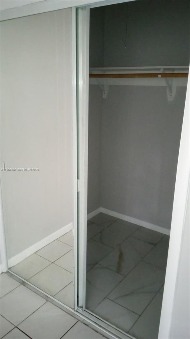 Building Photo - 1855 Cleveland St