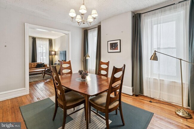 Building Photo - 4353 Freeland Ave