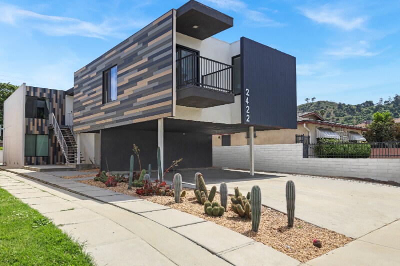 Building Photo - 2422 Meadowvale Ave