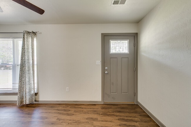 Building Photo - 2408 NW 40th St