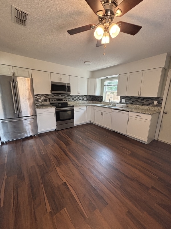 Building Photo - 1624 Coral Way