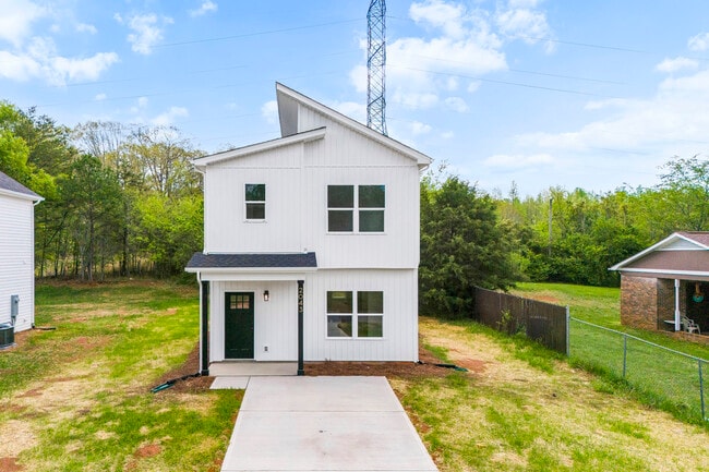 Primary Photo - 2043 Greenoak Dr