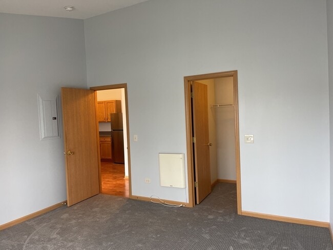 Building Photo - 1517 Silverstone Dr