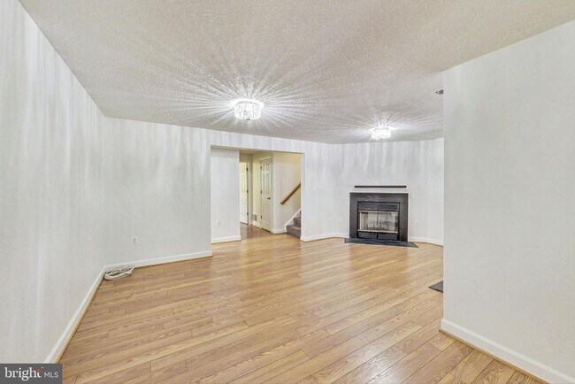 Building Photo - 5 Drumcastle Ct