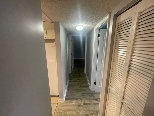 Building Photo - Spacious 2 Bedroom 2 Bath Condo  November ...