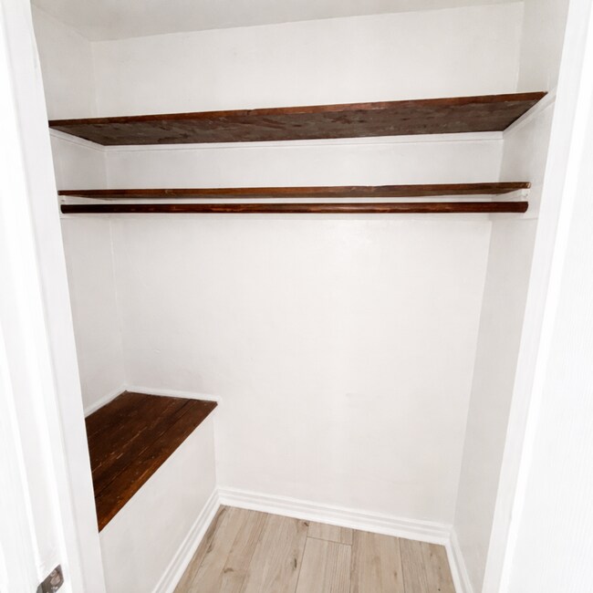 Building Photo - Renovated Home with Modern Kitchen, Basement & Natural Light