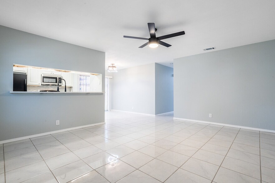 Living Room - 5275 Meadow Rise St