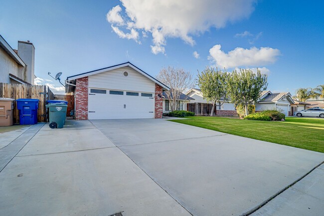 Building Photo - Cute home in Northwest Bakersfield!