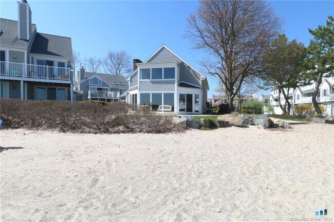 Building Photo - 67 Sandpiper Crescent