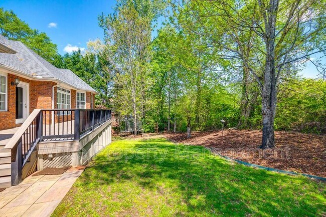Building Photo - 1126 Blowing Rock Cove