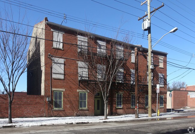 Primary Photo - 205 Henry St