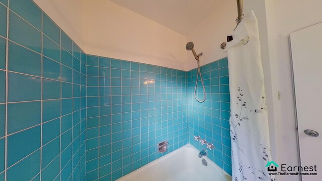 Building Photo - Bright 3-Bedroom + 2-Bathroom Home in Vall...