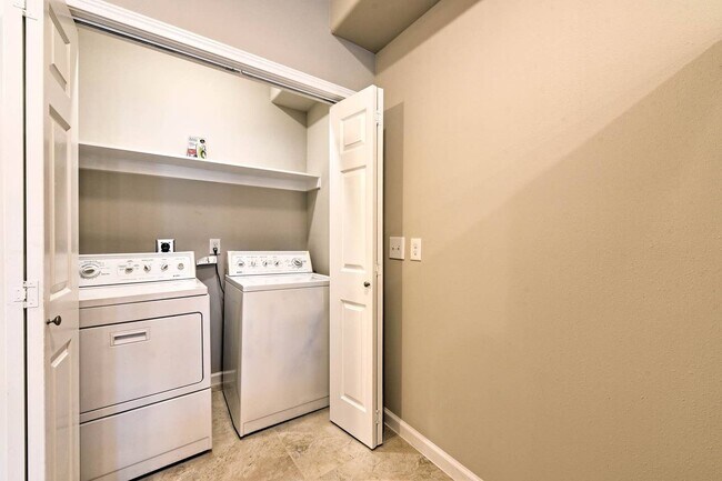 Building Photo - Completely remodeled and furnished Waterfr...