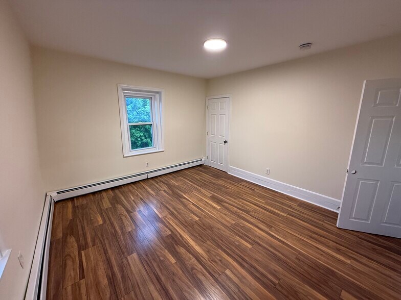 Building Photo - 20 Peach Ave