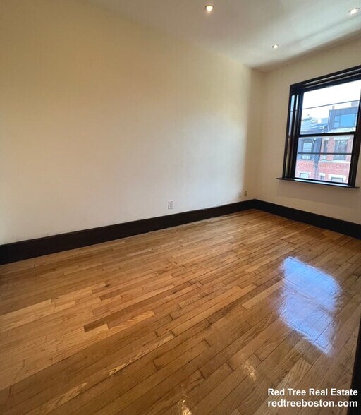 Building Photo - 30 Gloucester St