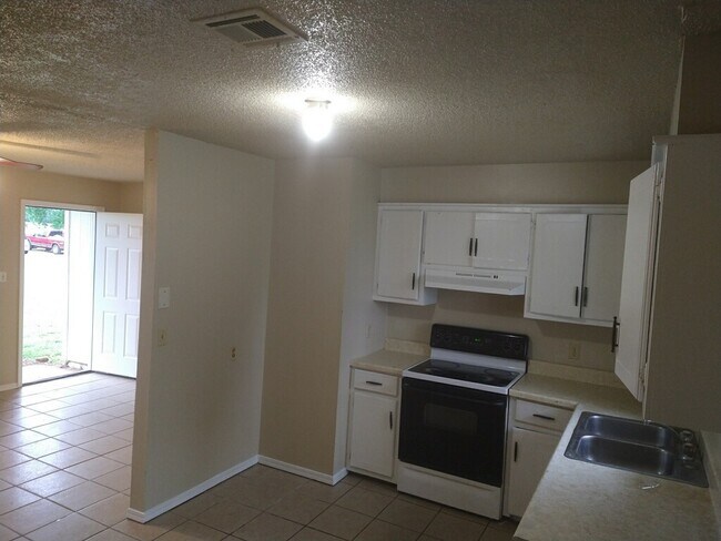 Building Photo - East County Estates Triplex