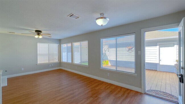 Building Photo - 9923 Farrell Dr